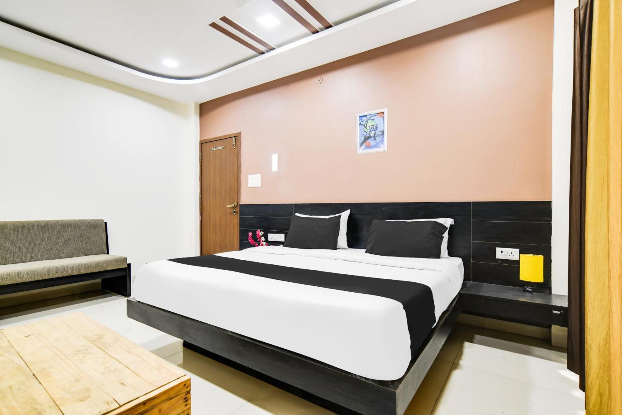 Super Collection O Indore Near Omax City 1 Kanadiya Bagian luar foto
