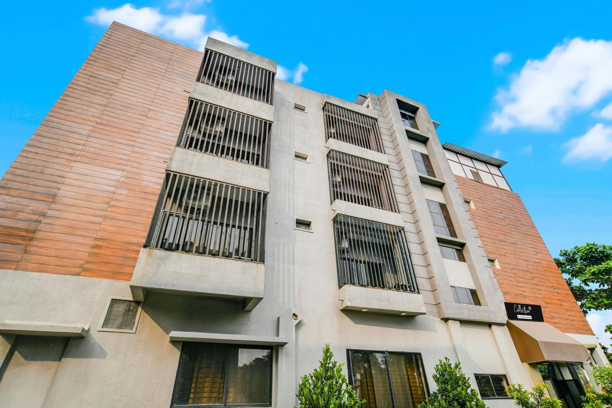 Super Collection O Indore Near Omax City 1 Kanadiya Bagian luar foto