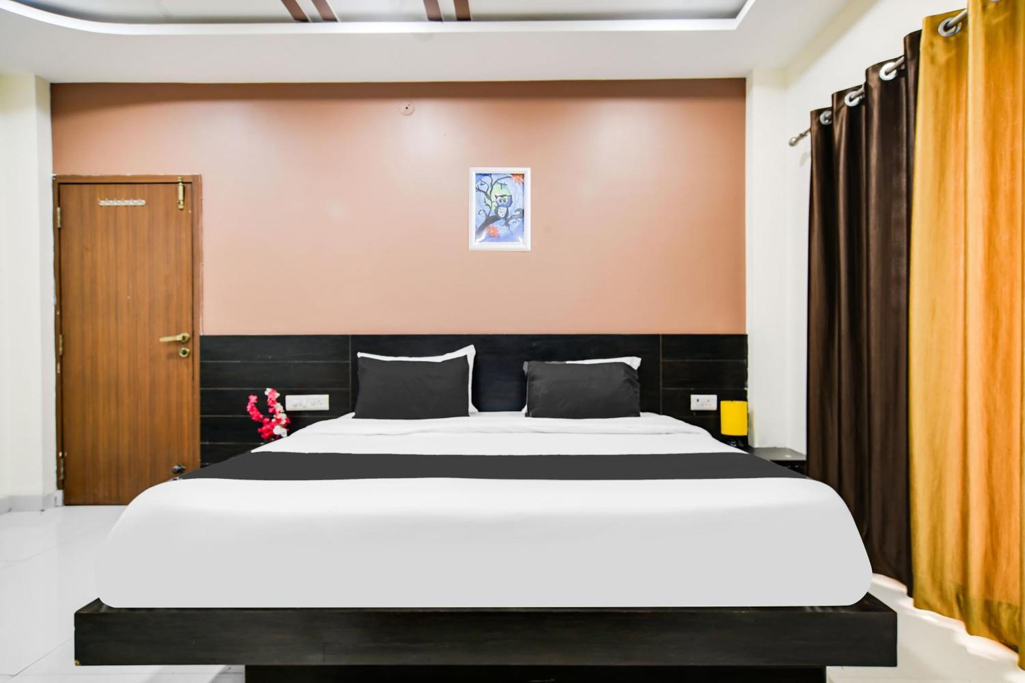 Super Collection O Indore Near Omax City 1 Kanadiya Bagian luar foto