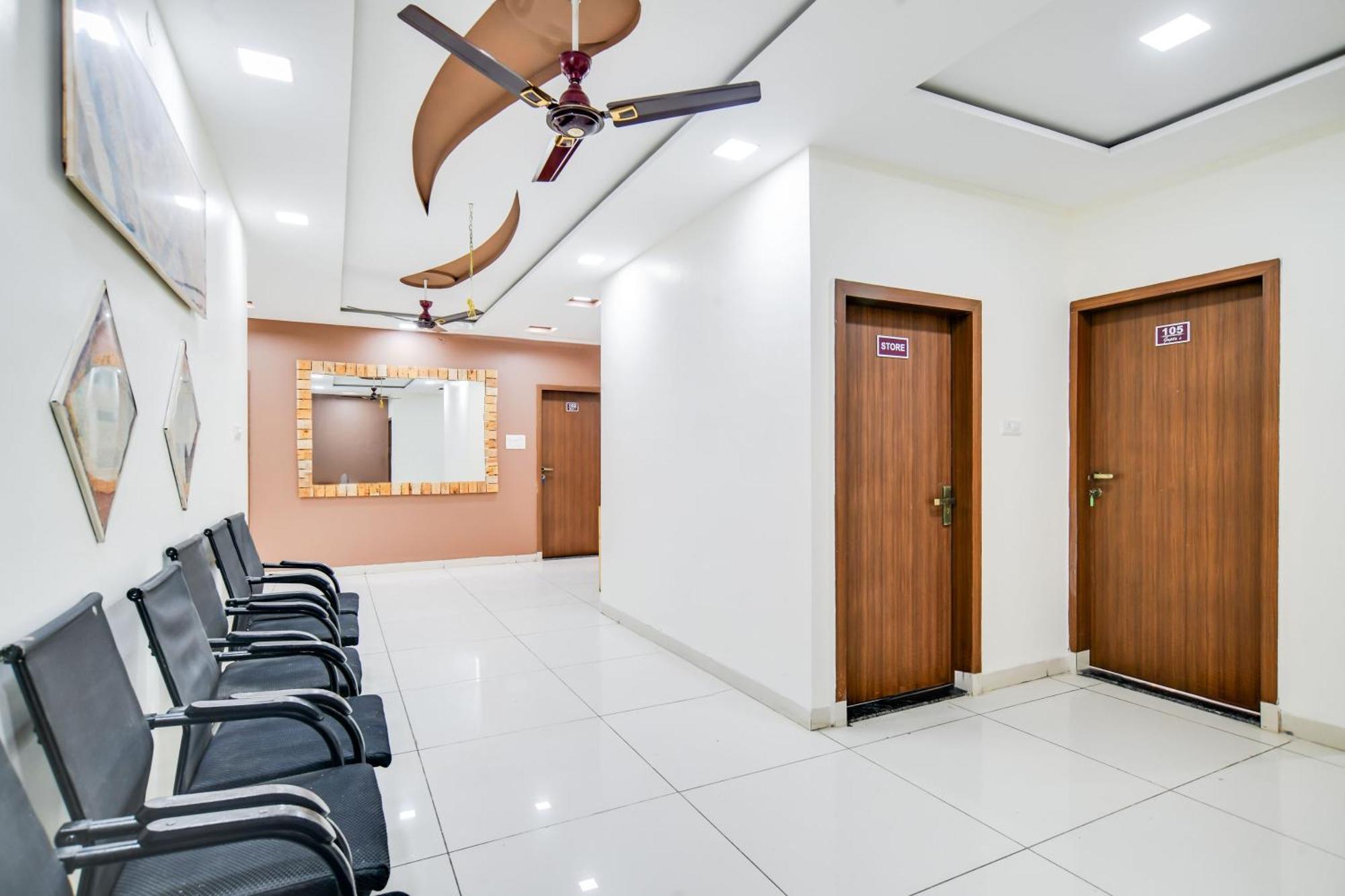 Super Collection O Indore Near Omax City 1 Kanadiya Bagian luar foto
