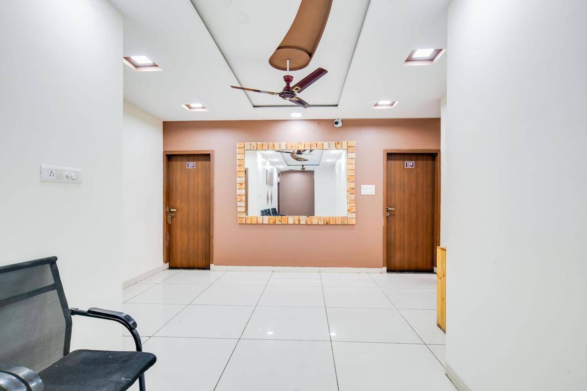Super Collection O Indore Near Omax City 1 Kanadiya Bagian luar foto