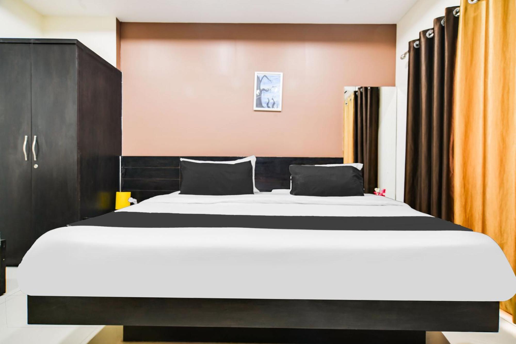 Super Collection O Indore Near Omax City 1 Kanadiya Bagian luar foto