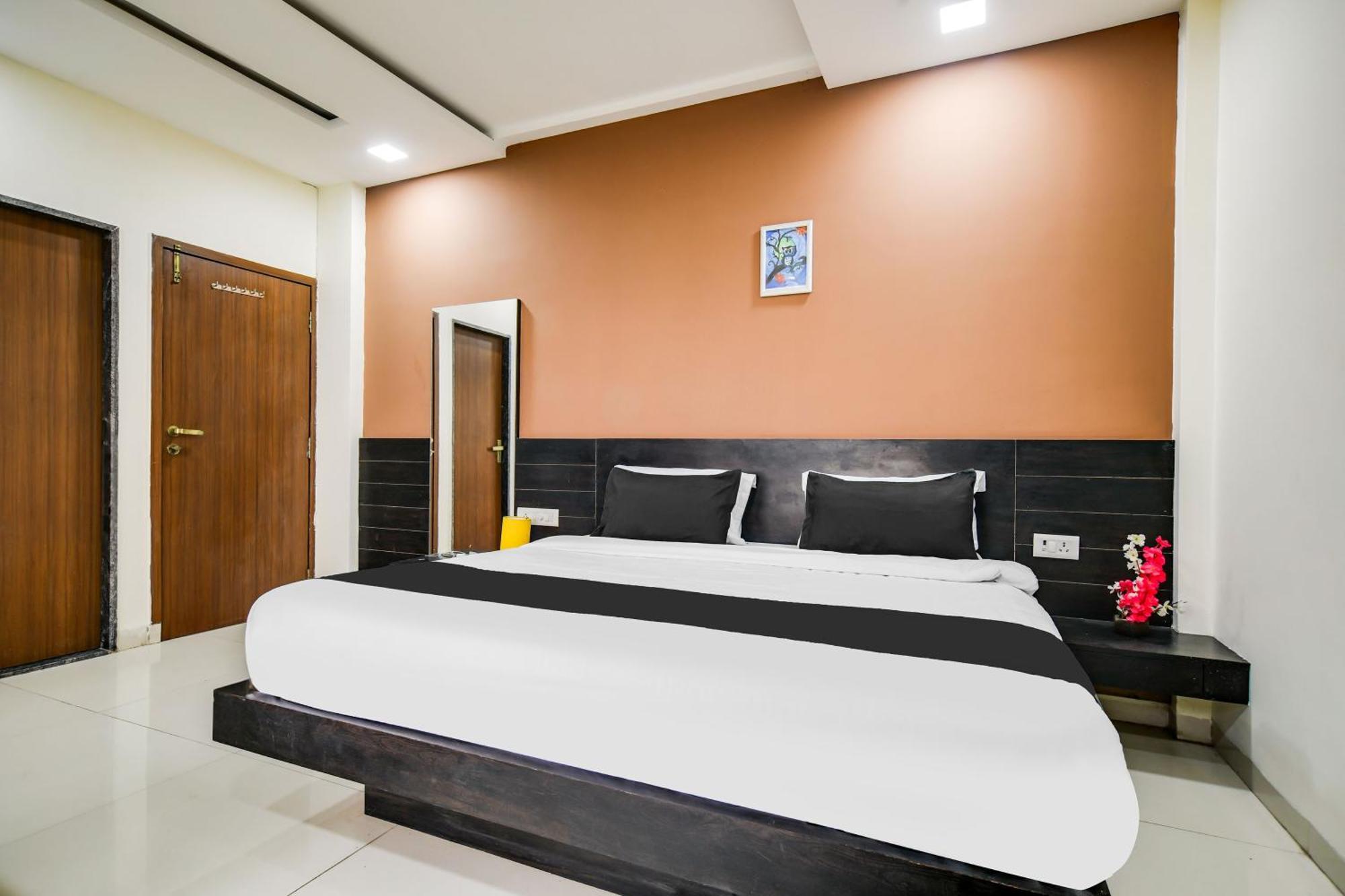 Super Collection O Indore Near Omax City 1 Kanadiya Bagian luar foto